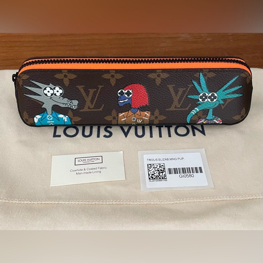 LOUIS VUITTON Friends Elizabeth Pencil Pouch GI0580